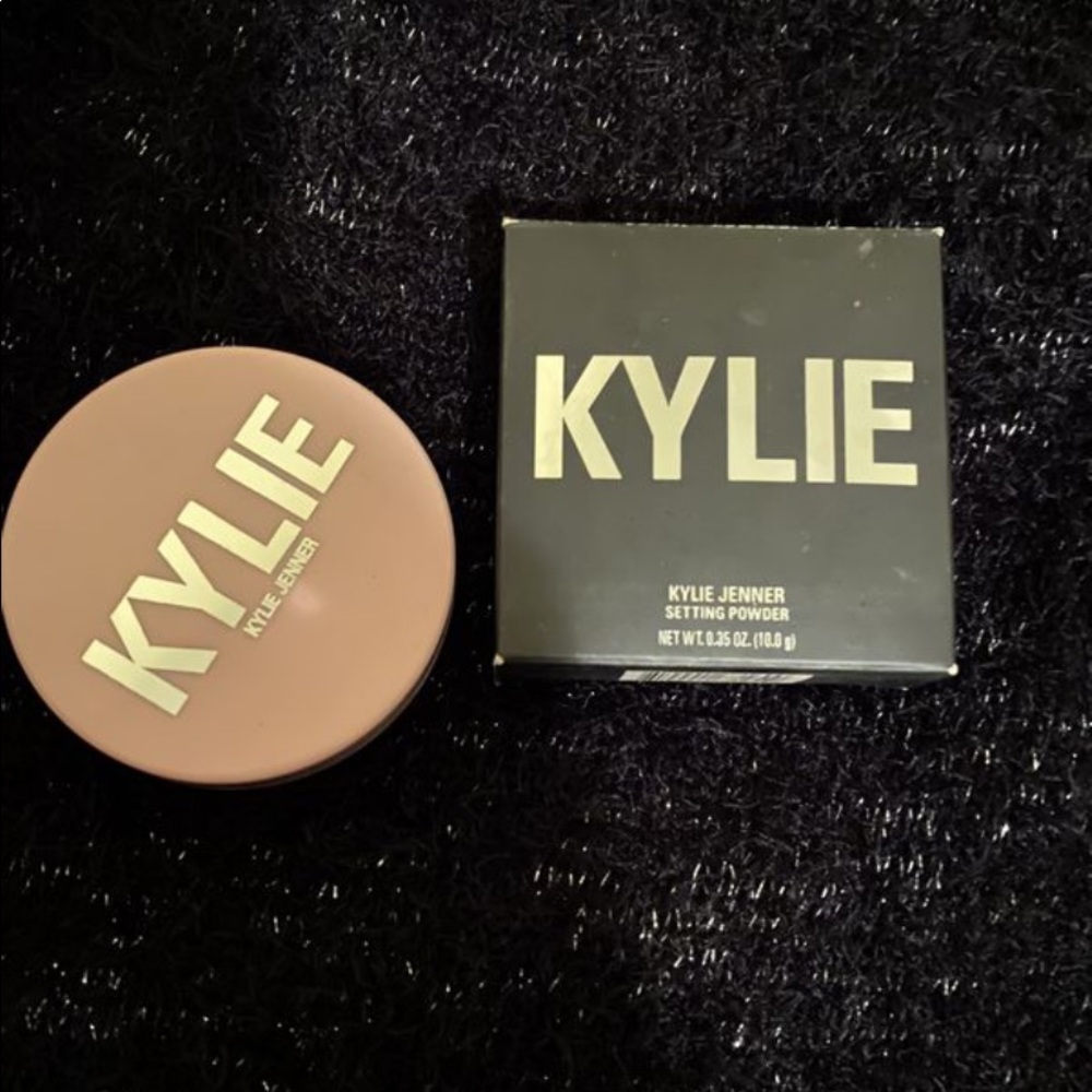 Kylie dark powder
